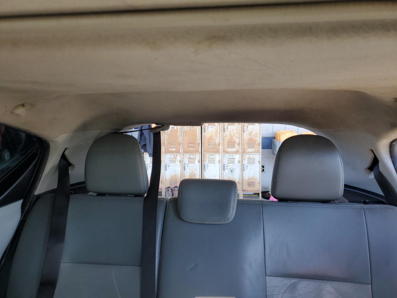 2012 Toyota Prius - Image 10