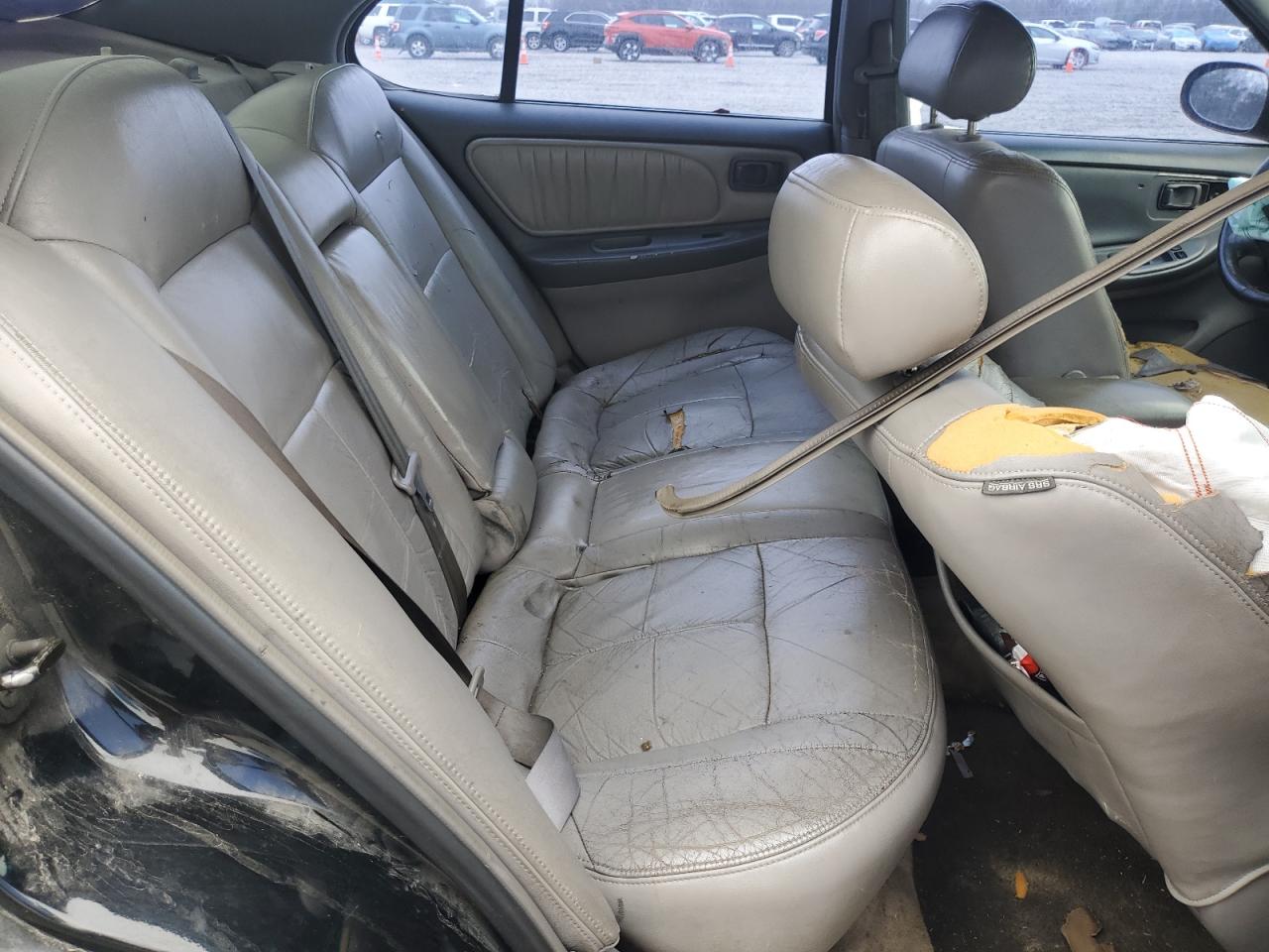 2000 Nissan Altima - Image 11