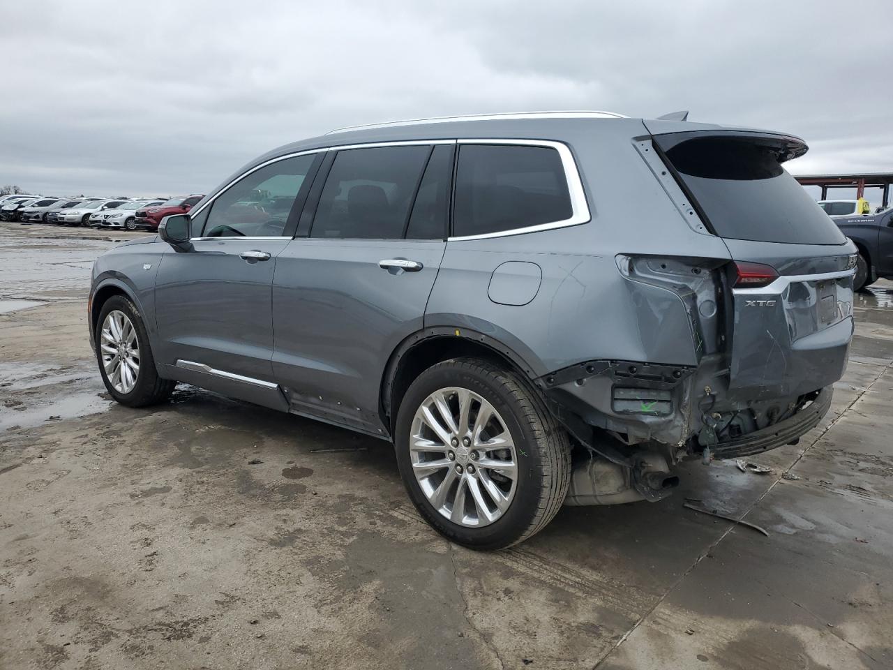 2020 Cadillac XT6 - Image 2