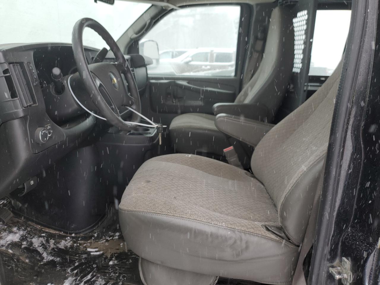 2015 Chevrolet Express - Image 7