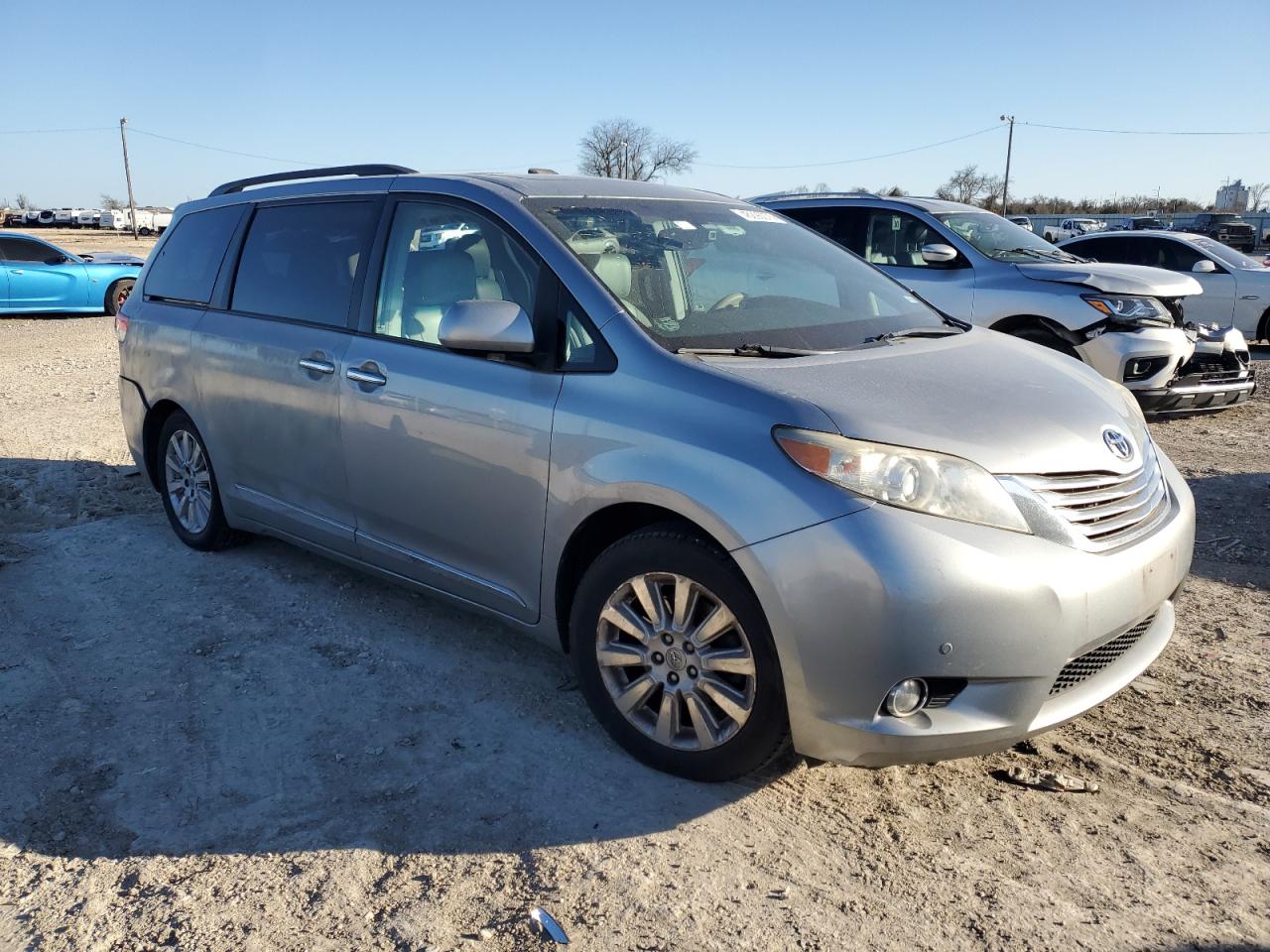 2011 Toyota Sienna - Image 4