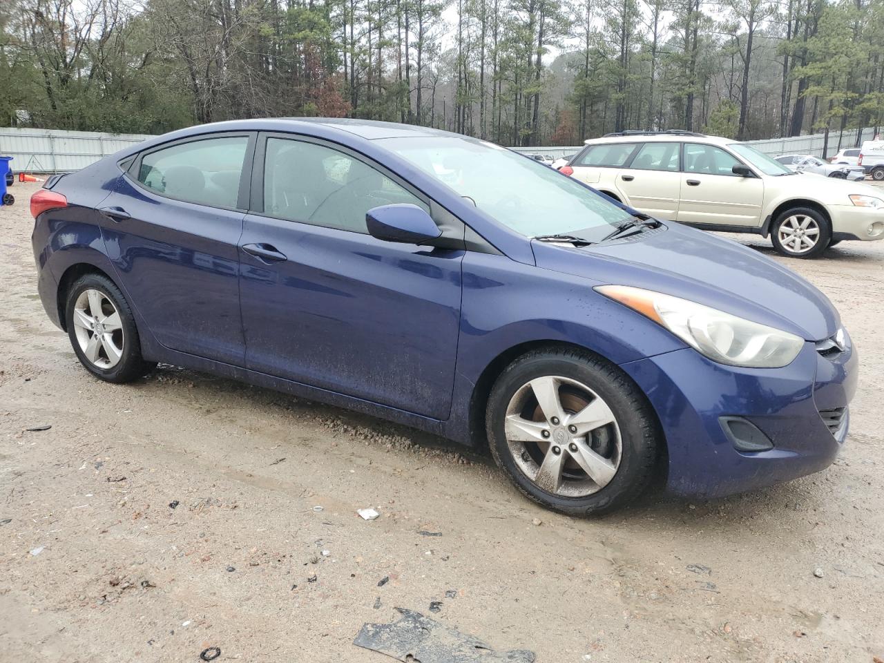 2013 Hyundai Elantra - Image 4