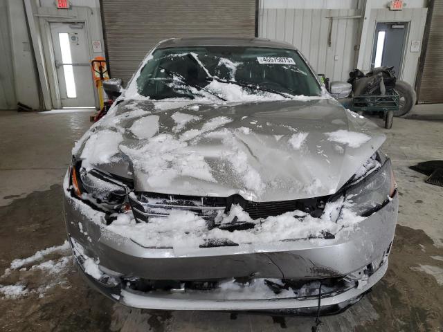 VOLKSWAGEN PASSAT 2014 Srebrny