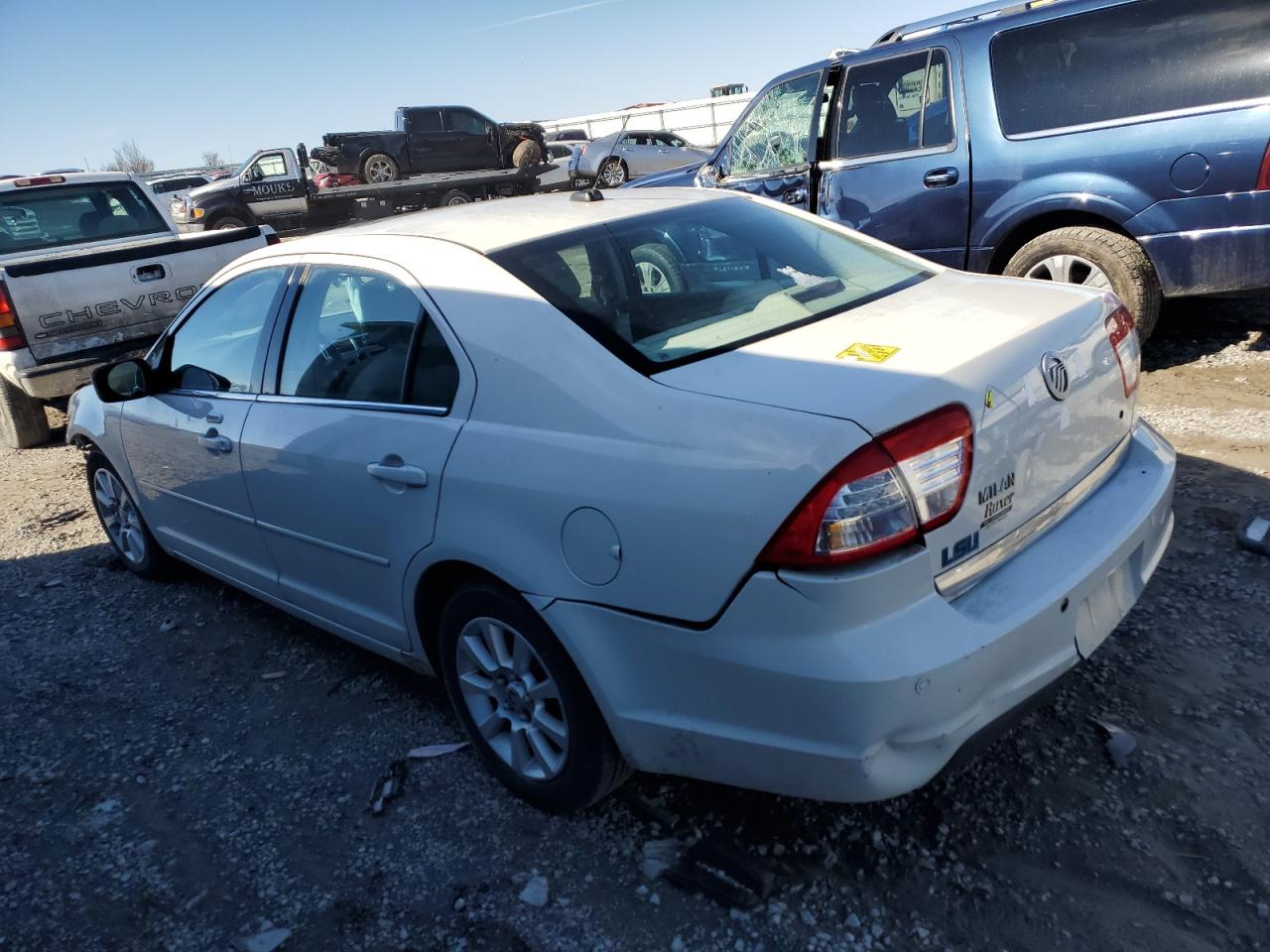 2009 Mercury Milan - Image 2