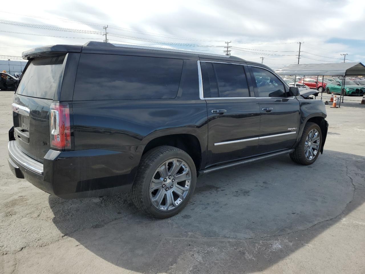 2016 GMC Yukon - Image 3