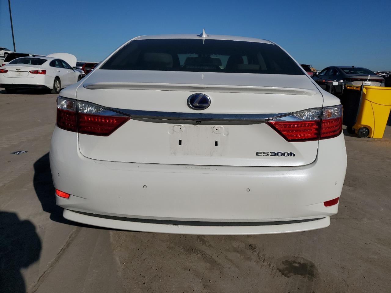 2015 Lexus ES - Image 6
