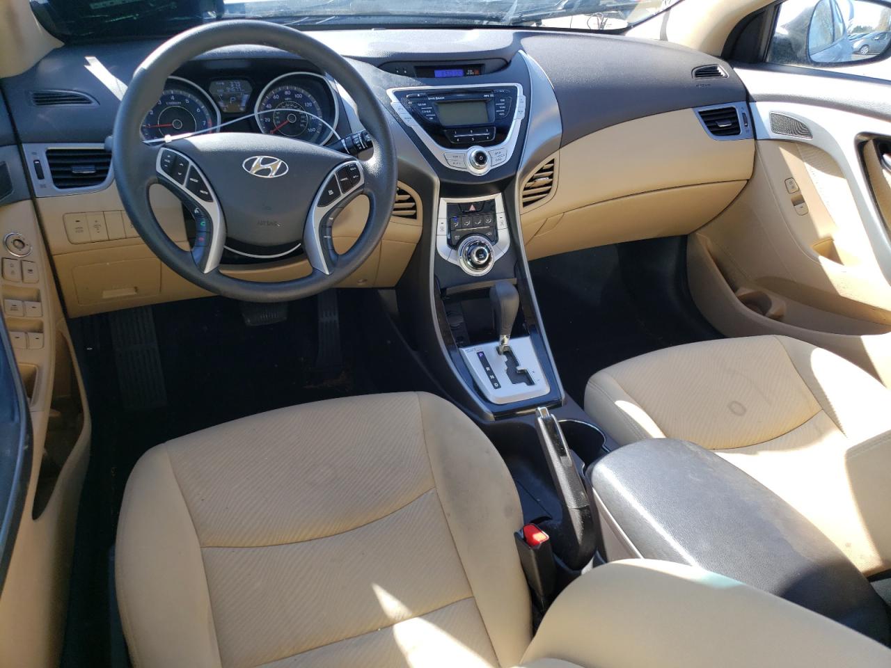 2012 Hyundai Elantra - Image 8