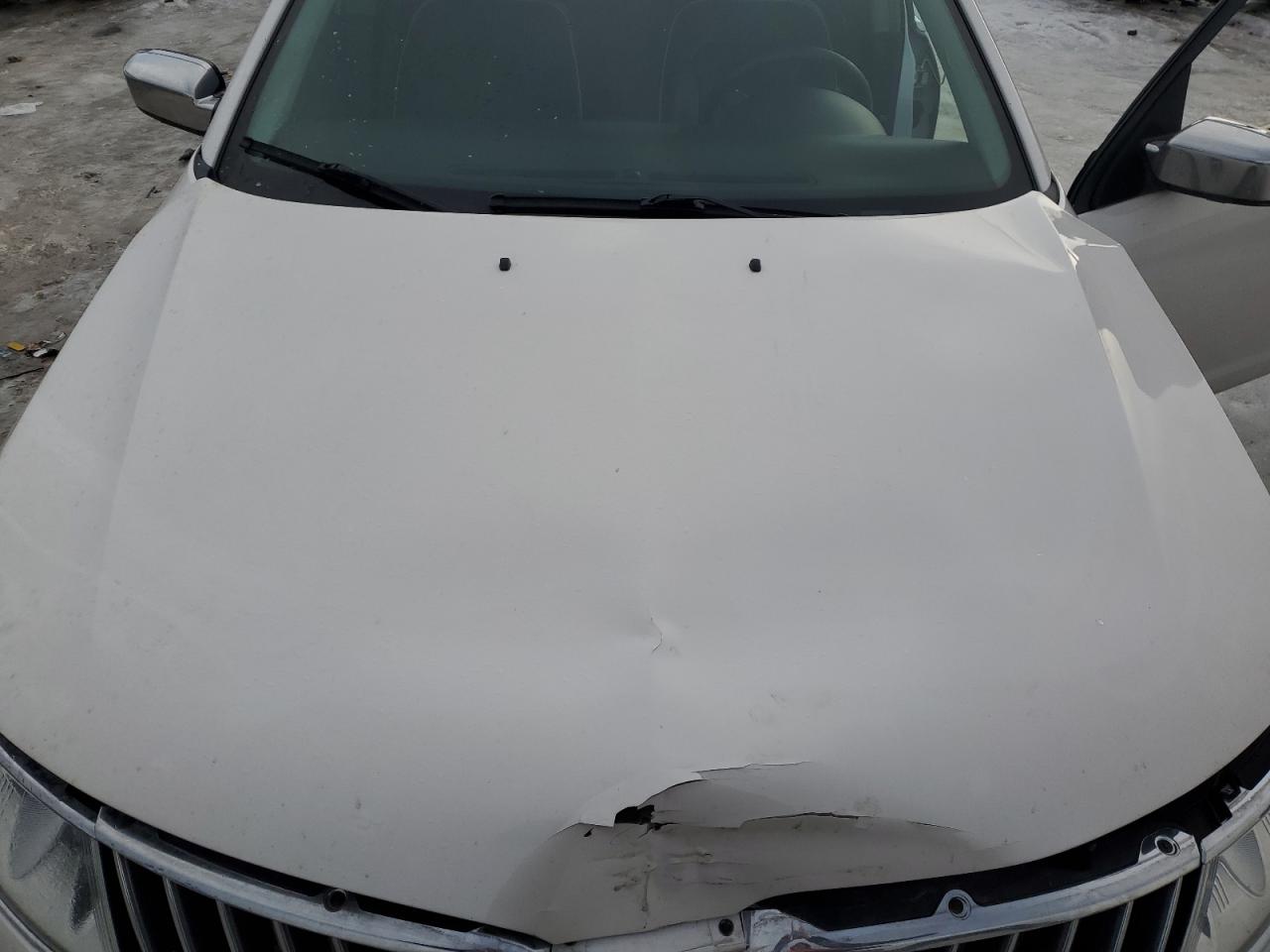 2012 Lincoln MKZ - Image 11