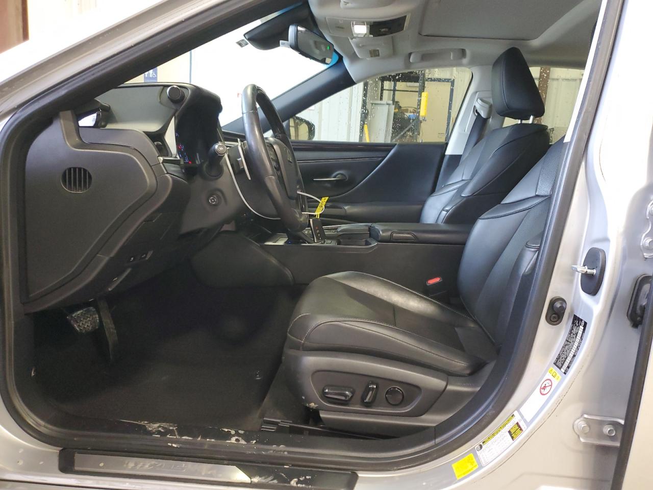 2019 Lexus ES - Image 7