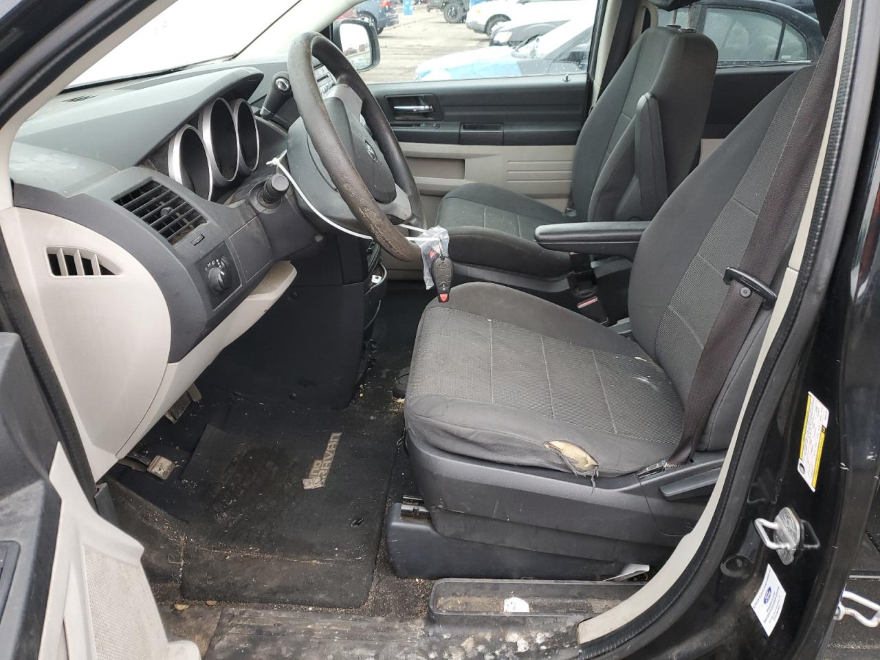 2008 Dodge Caravan - Image 7