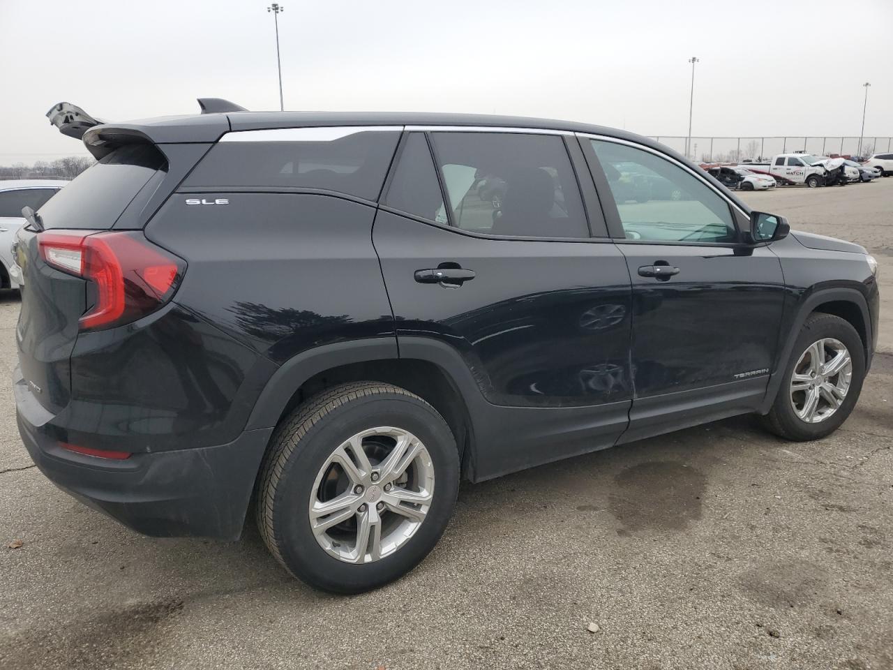 2022 GMC Terrain - Image 3