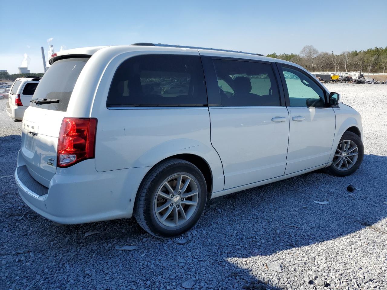 2019 Dodge Caravan - Image 3