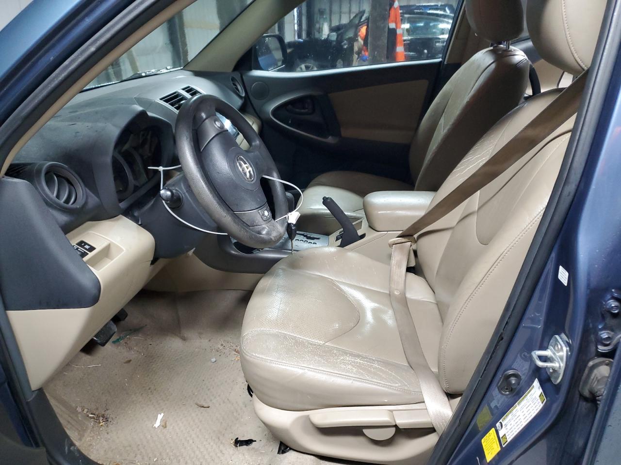 2012 Toyota RAV 4 - Image 7
