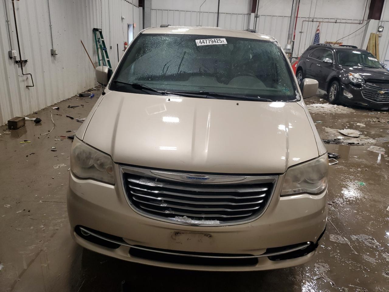 2014 Chrysler Town & Country - Image 5