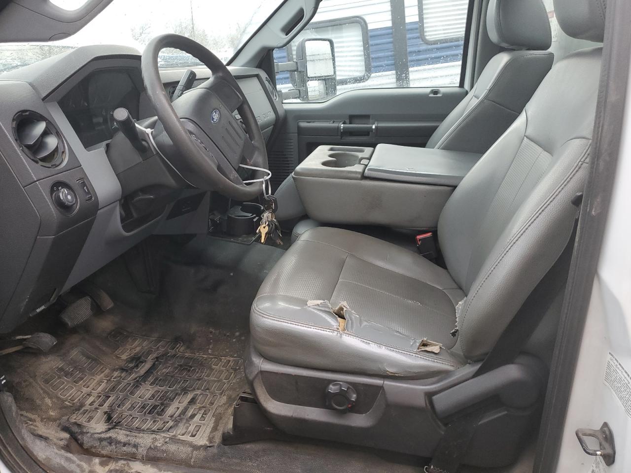2012 Ford F550 - Image 7