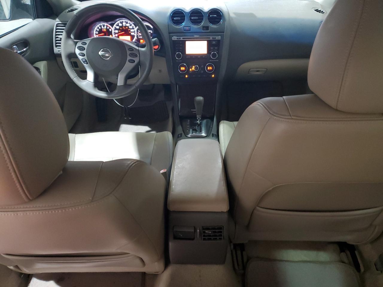 2010 Nissan Altima - Image 8