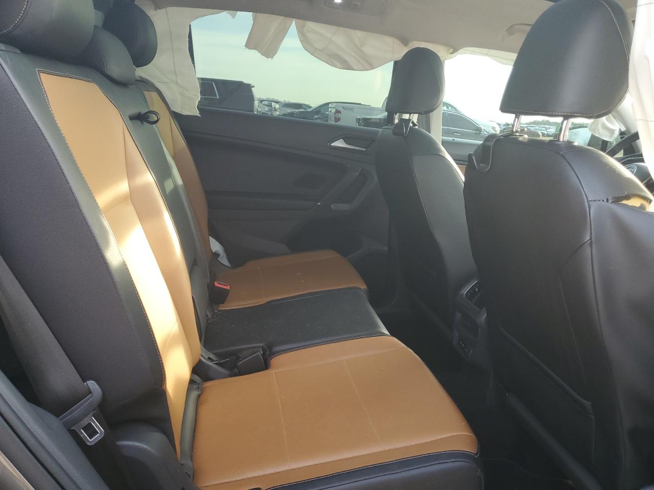 2018 Volkswagen Tiguan - Image 11