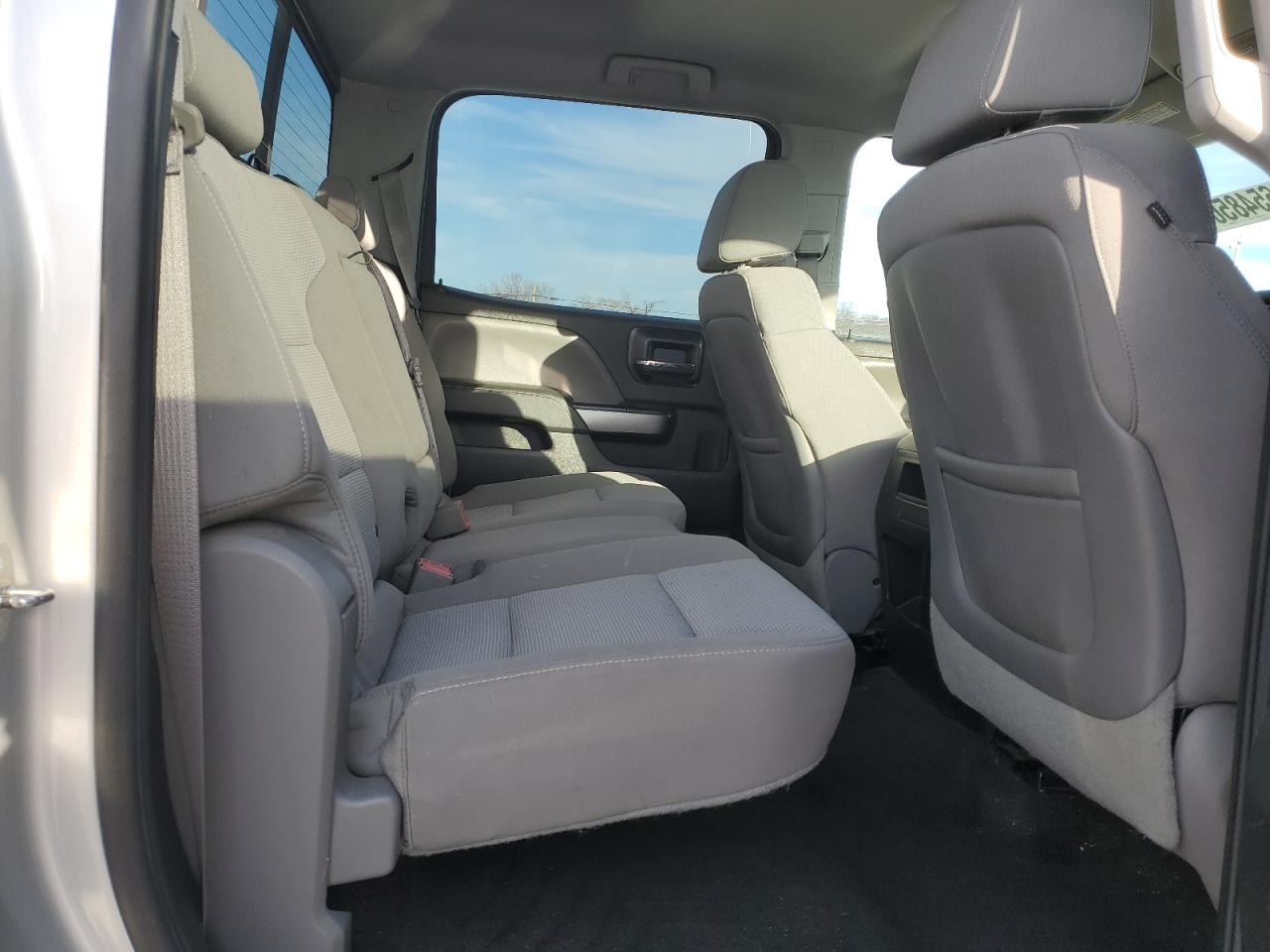 2015 Chevrolet Silverado - Image 10