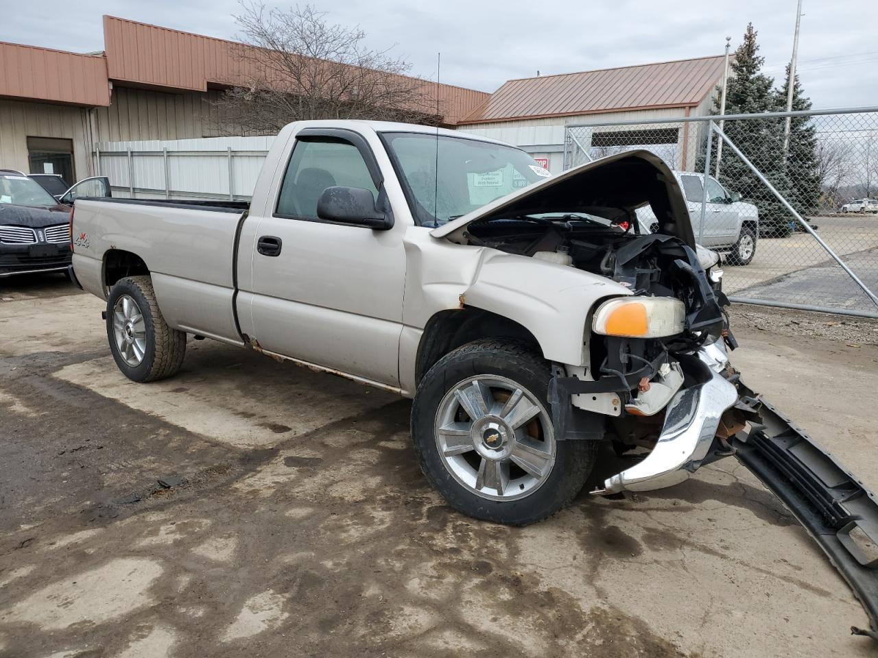 2005 GMC Sierra - Image 4