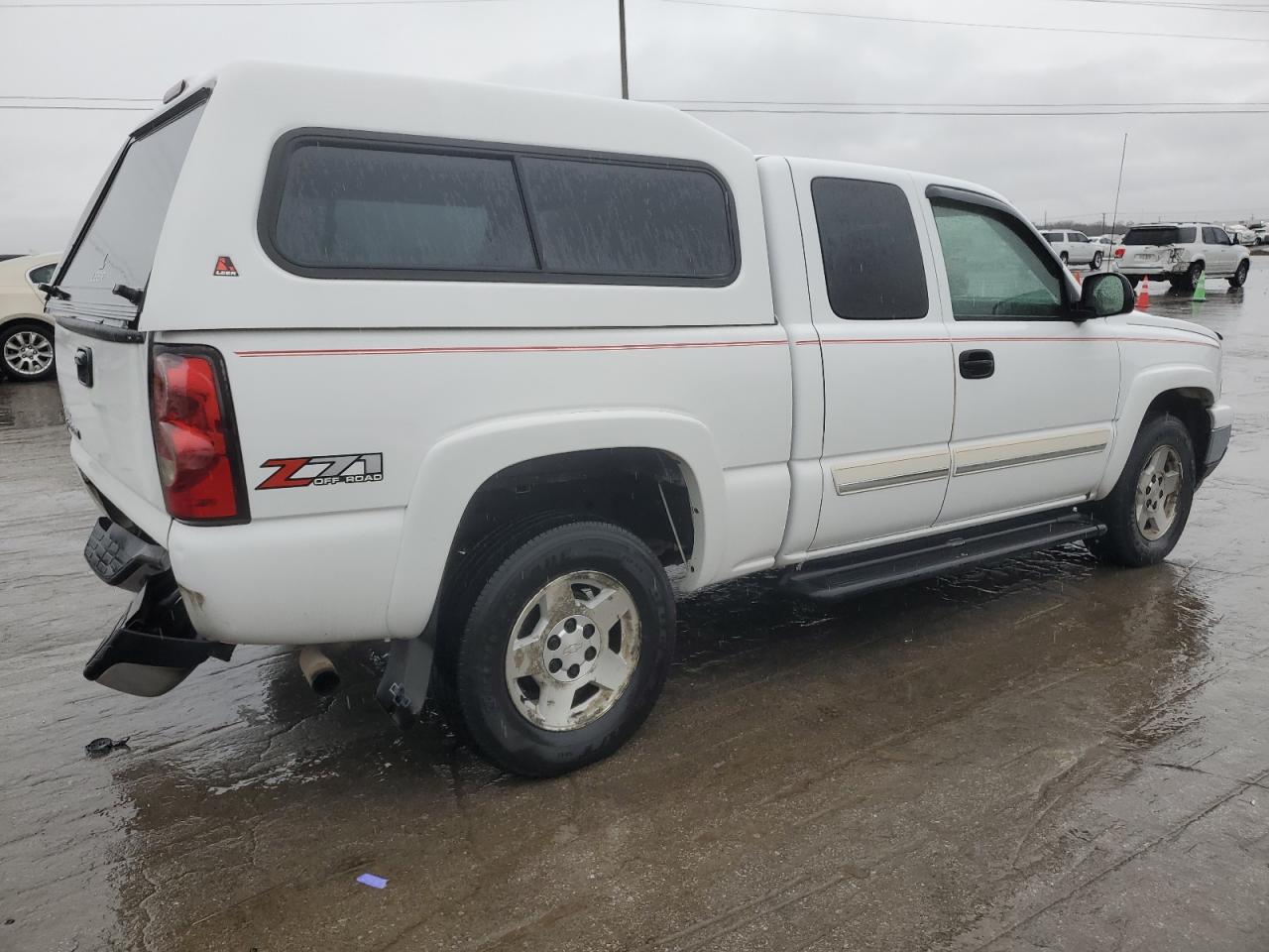 2006 Chevrolet Silverado - Image 3