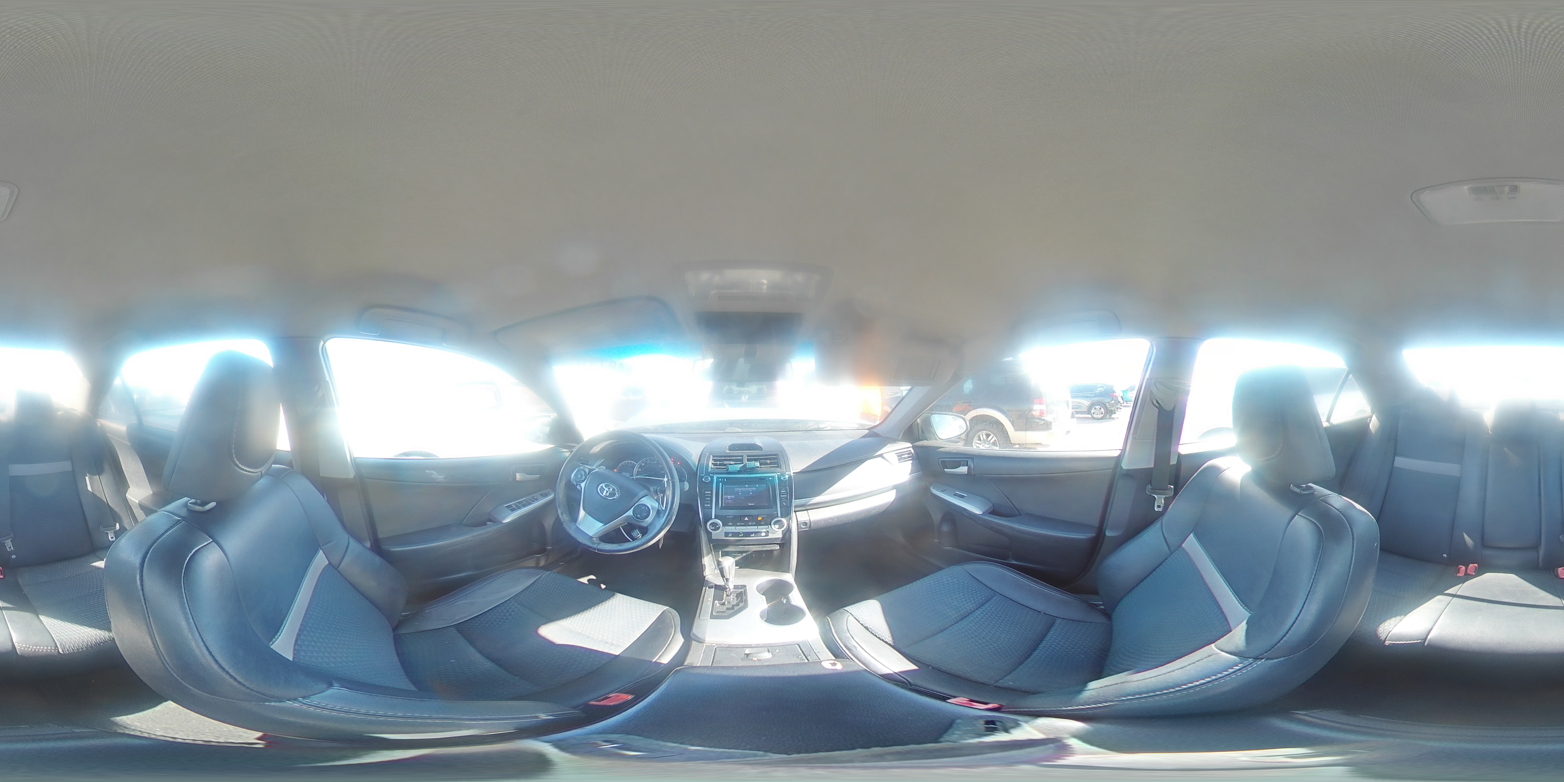 2014 Toyota Camry - Image 13