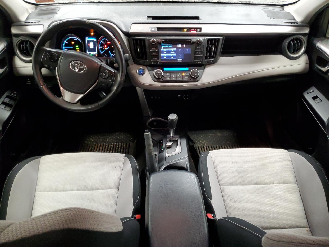 2017 Toyota RAV 4 - Image 8