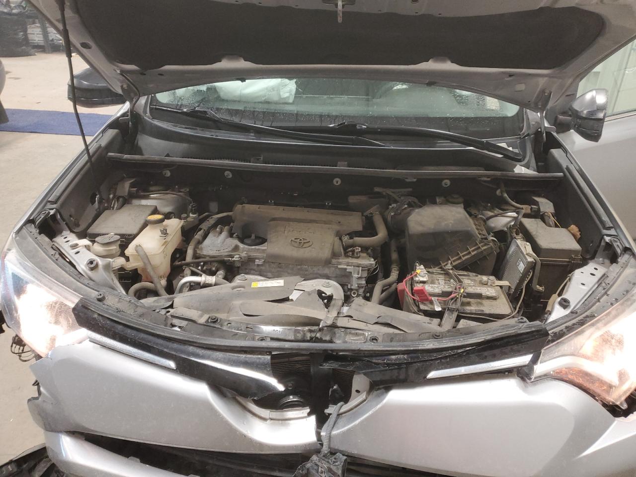 2018 Toyota RAV 4 - Image 12