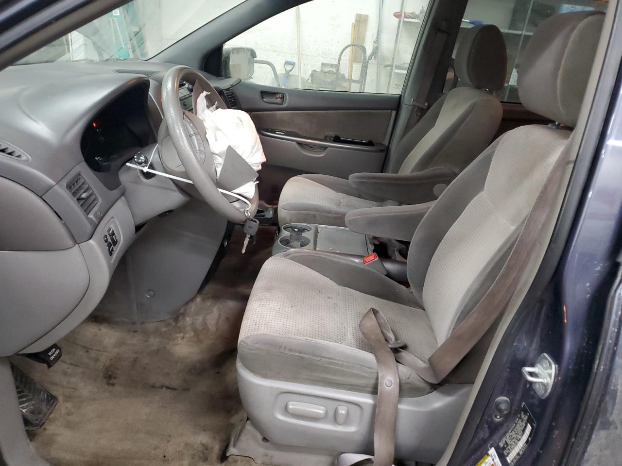 2009 Toyota Sienna - Image 7