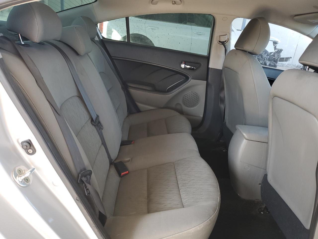 2016 Kia Forte - Image 10