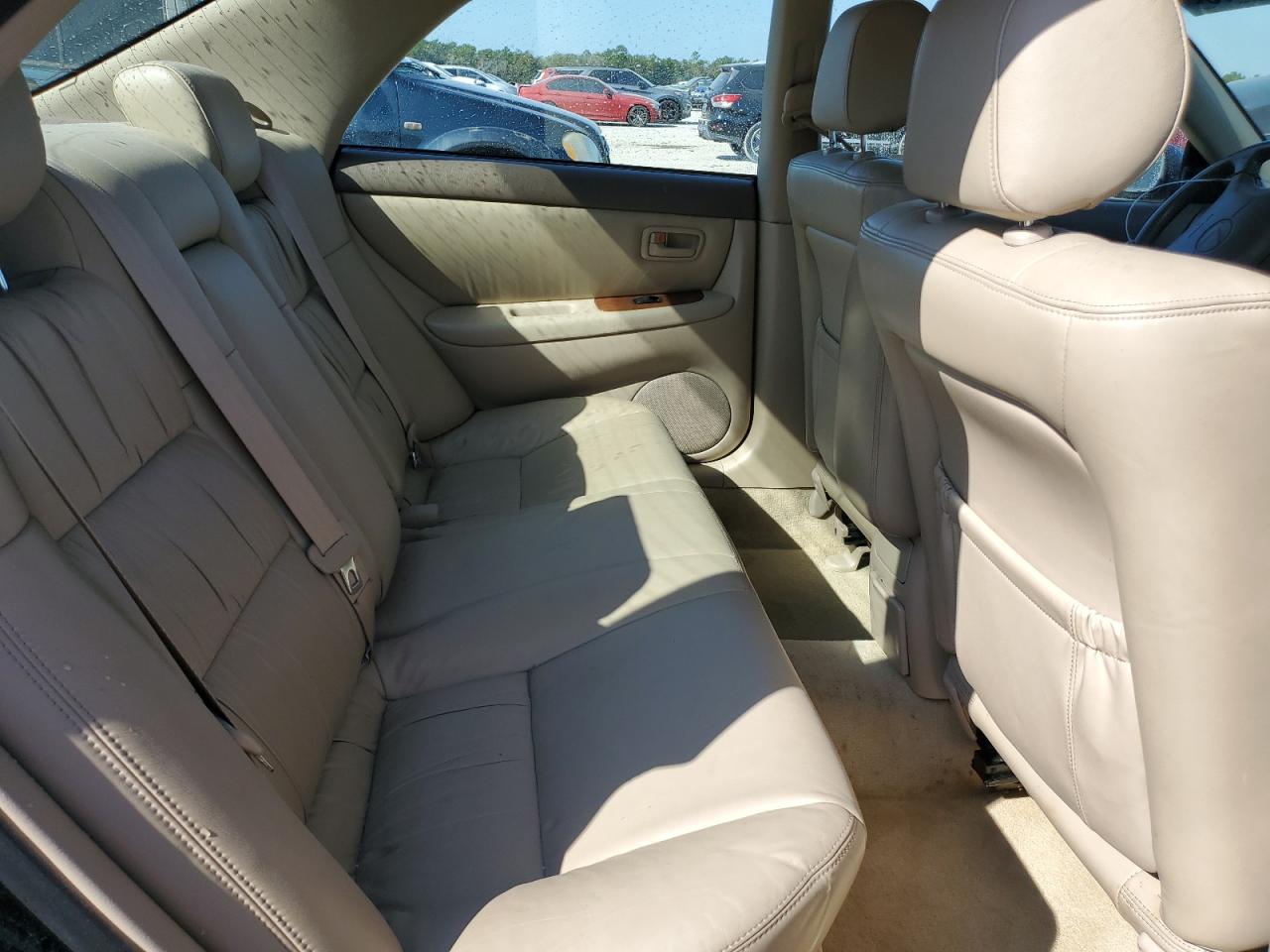 2000 Lexus ES - Image 10