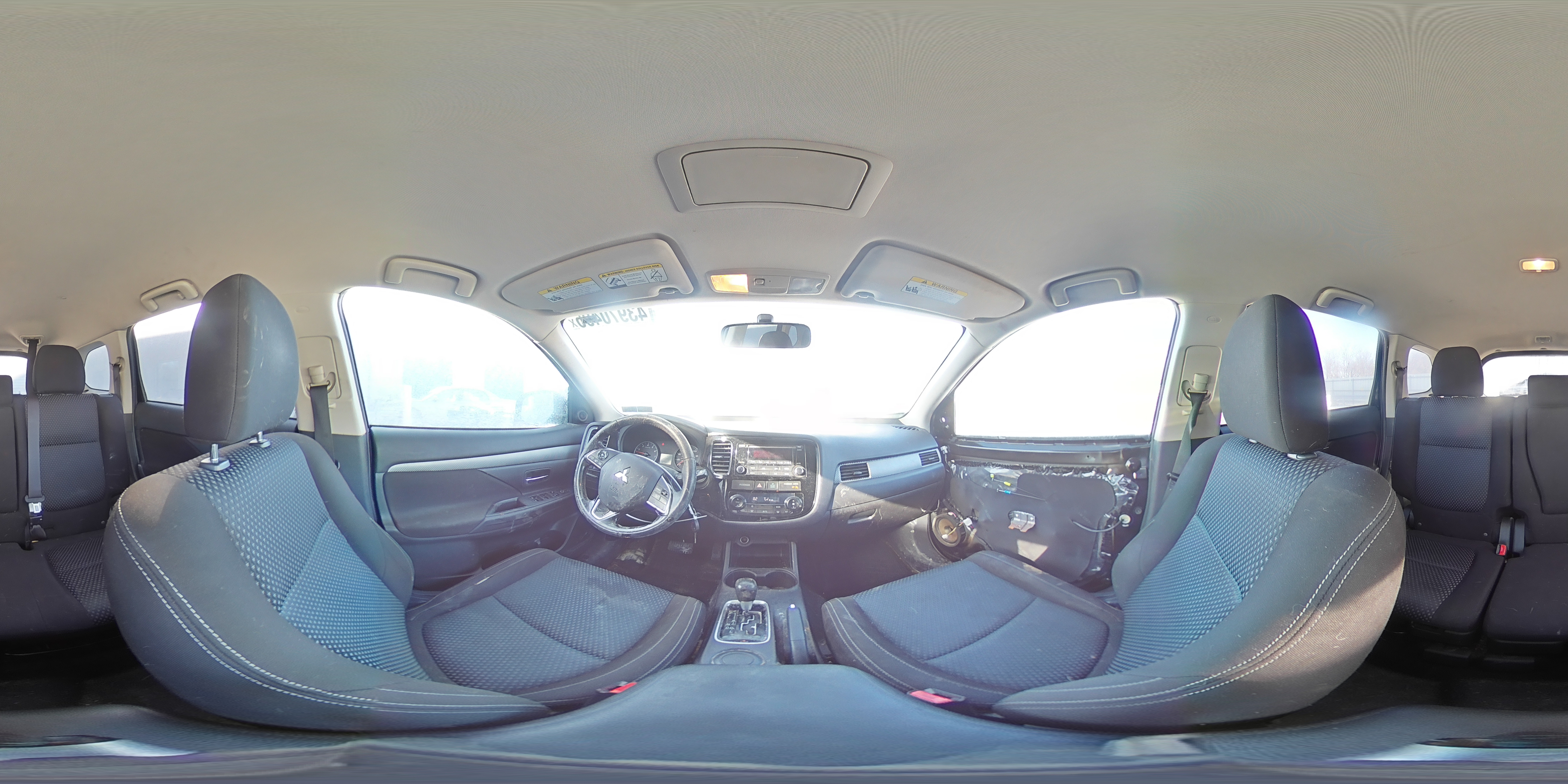 2016 Mitsubishi Outlander - Image 16