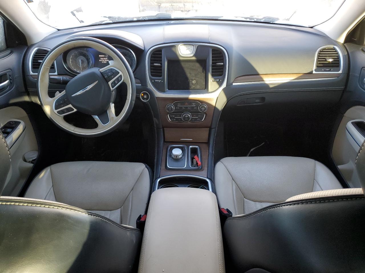 2019 Chrysler 300 - Image 8