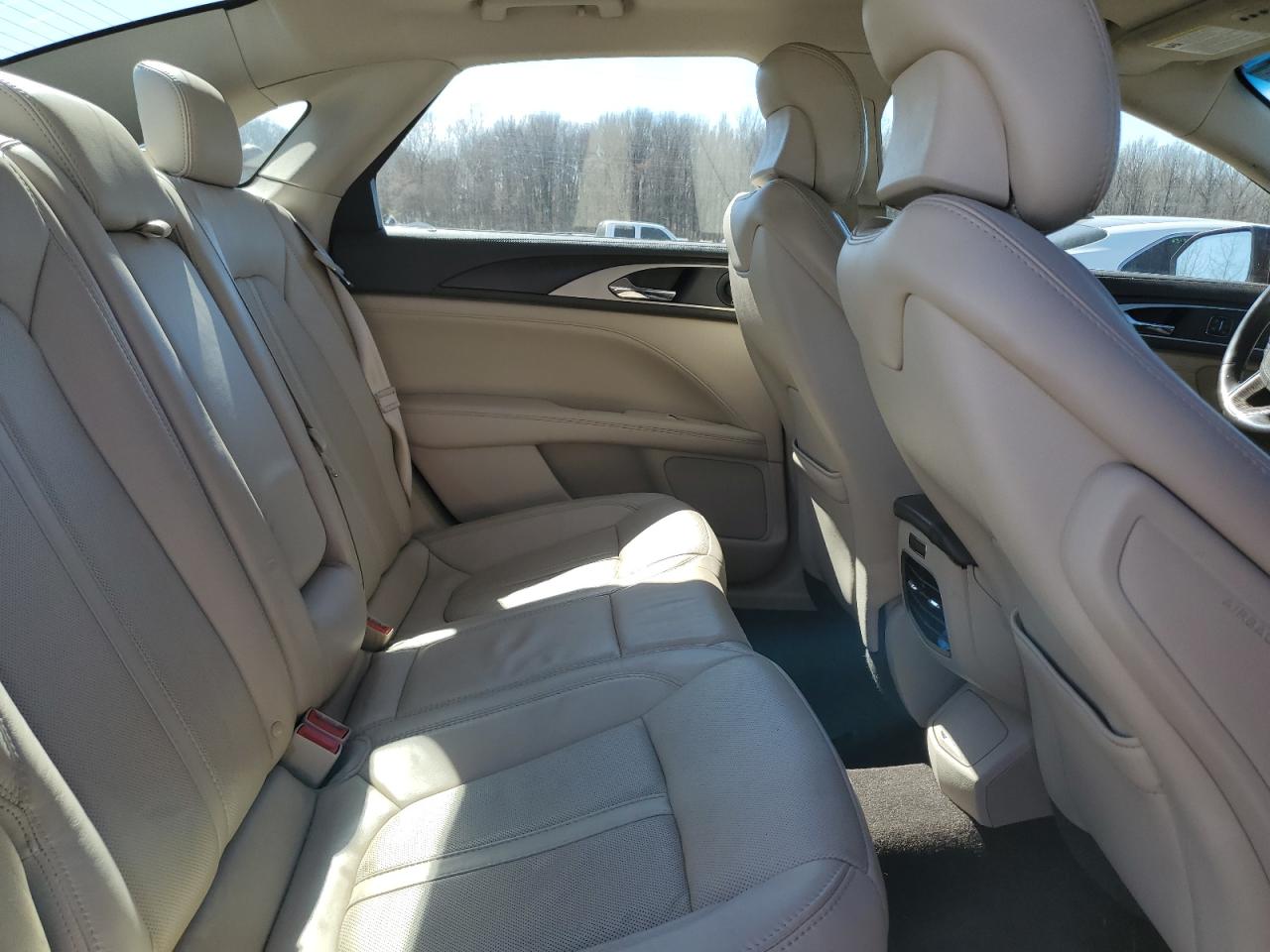 2017 Lincoln MKZ - Image 10