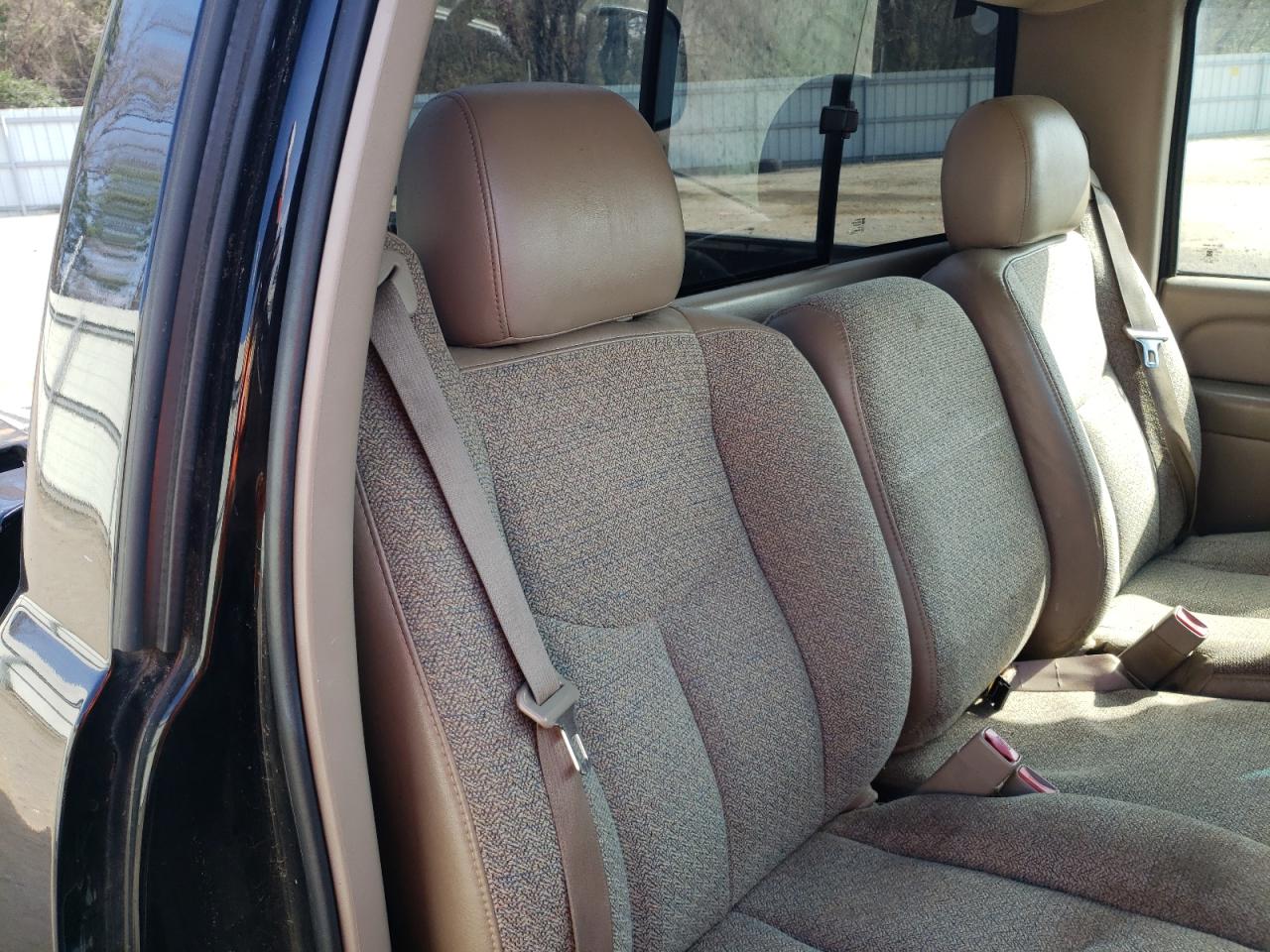 2006 Chevrolet Silverado - Image 10