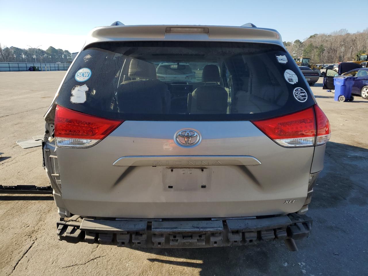 2012 Toyota Sienna - Image 6