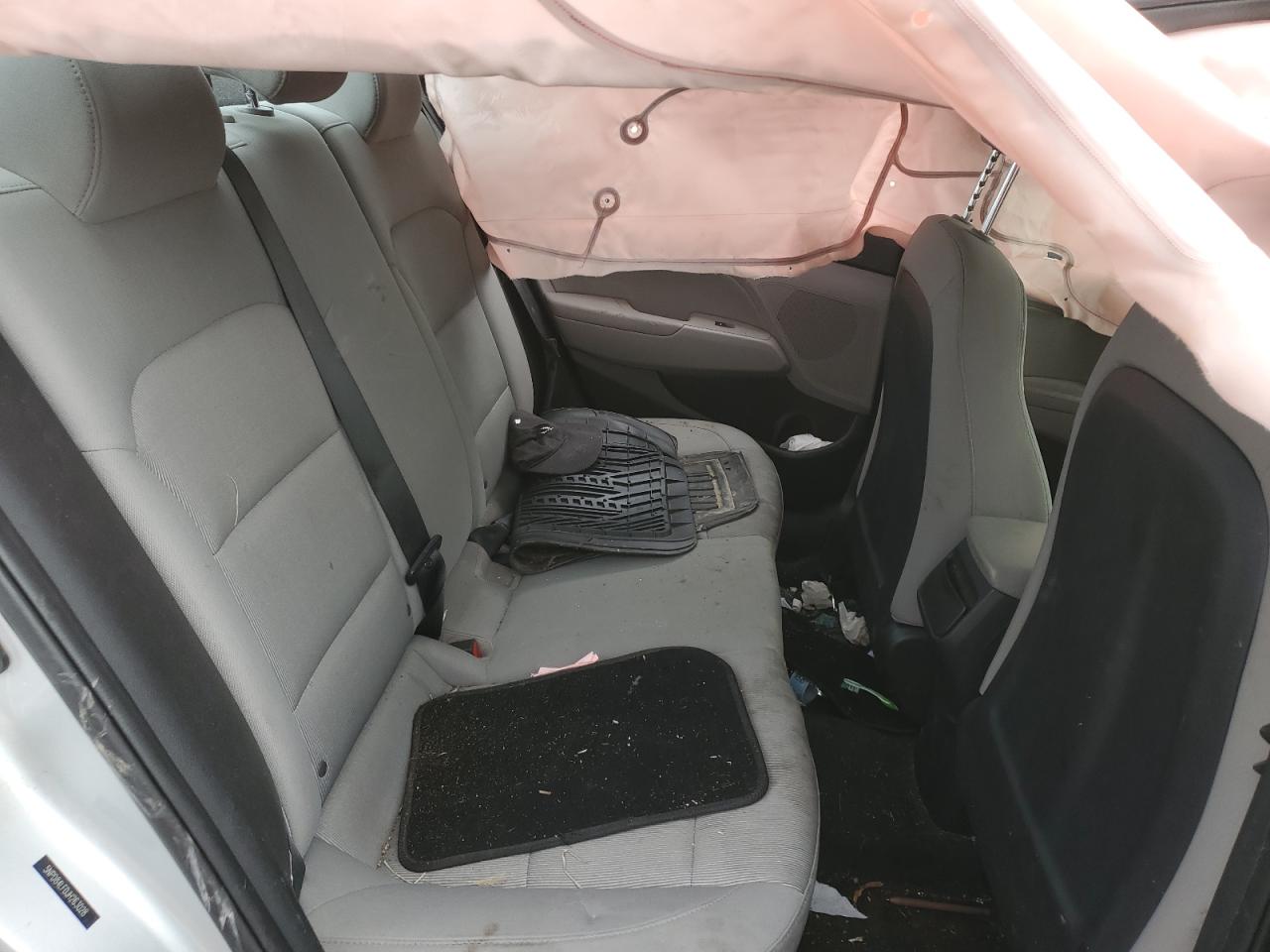 2018 Hyundai Elantra - Image 11