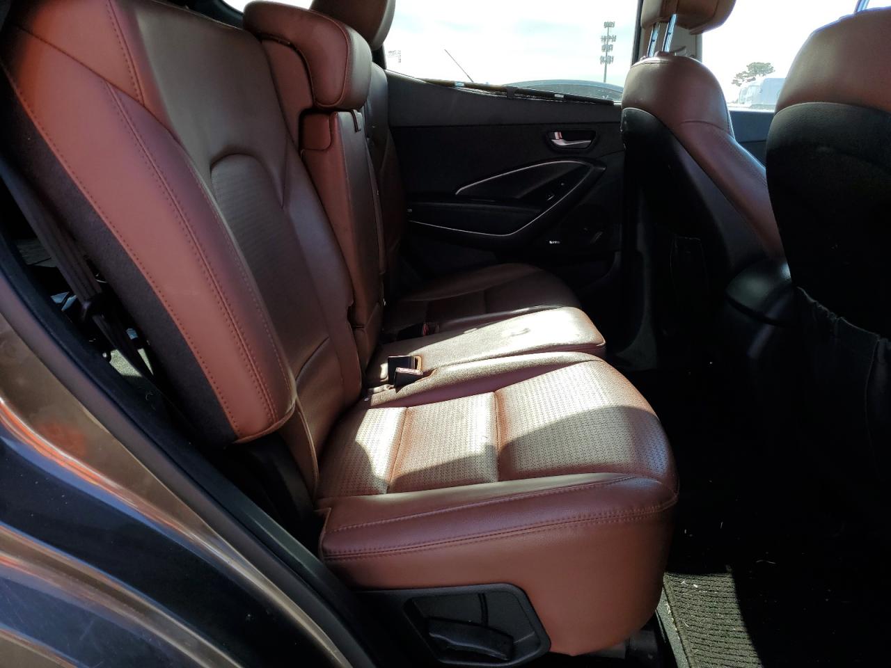 2013 Hyundai Santa Fe - Image 11