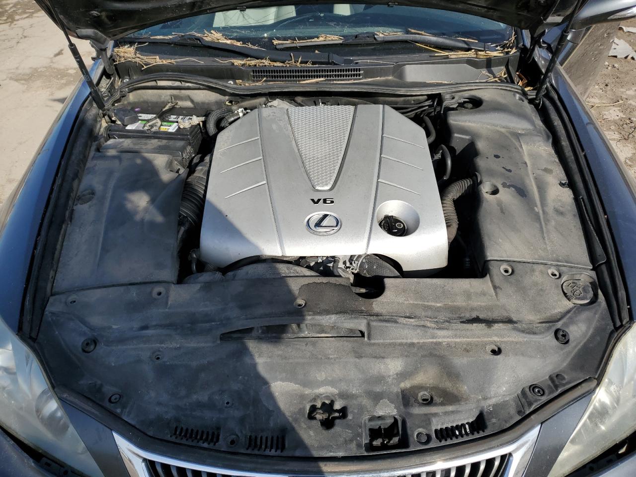 2010 Lexus IS - Image 11