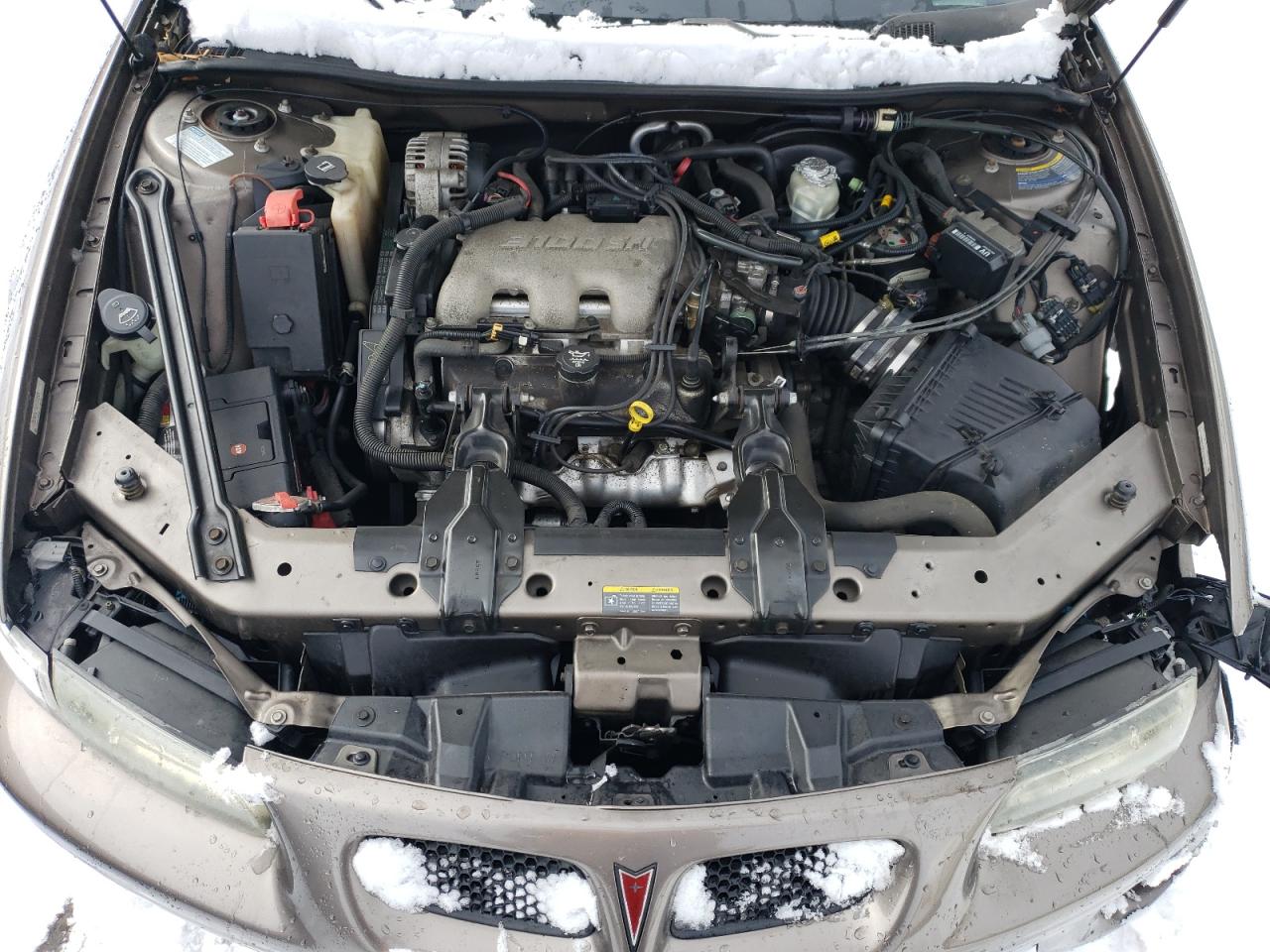 2002 Pontiac Grand Prix - Image 12