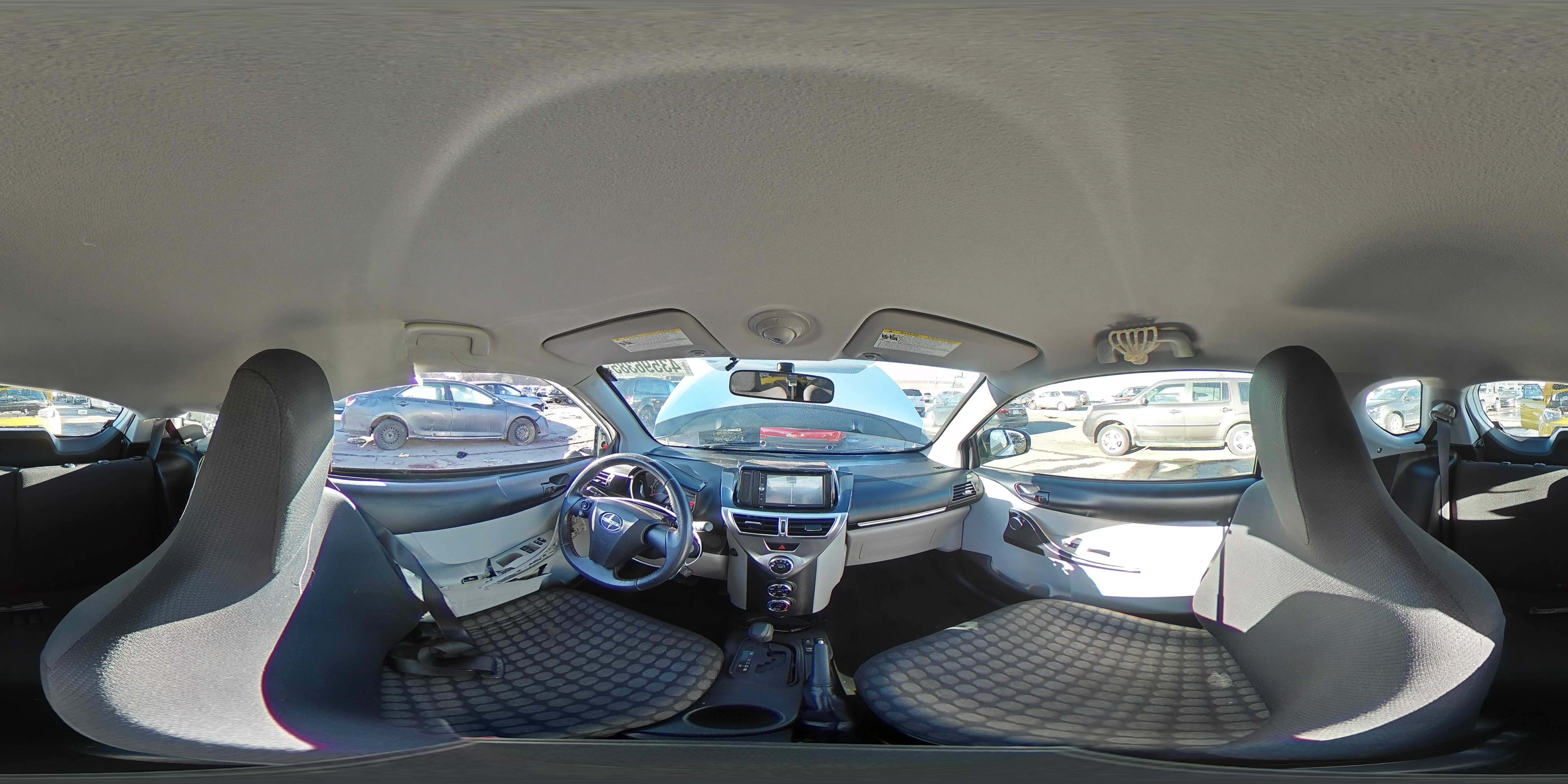2014 Toyota iQ - Image 13