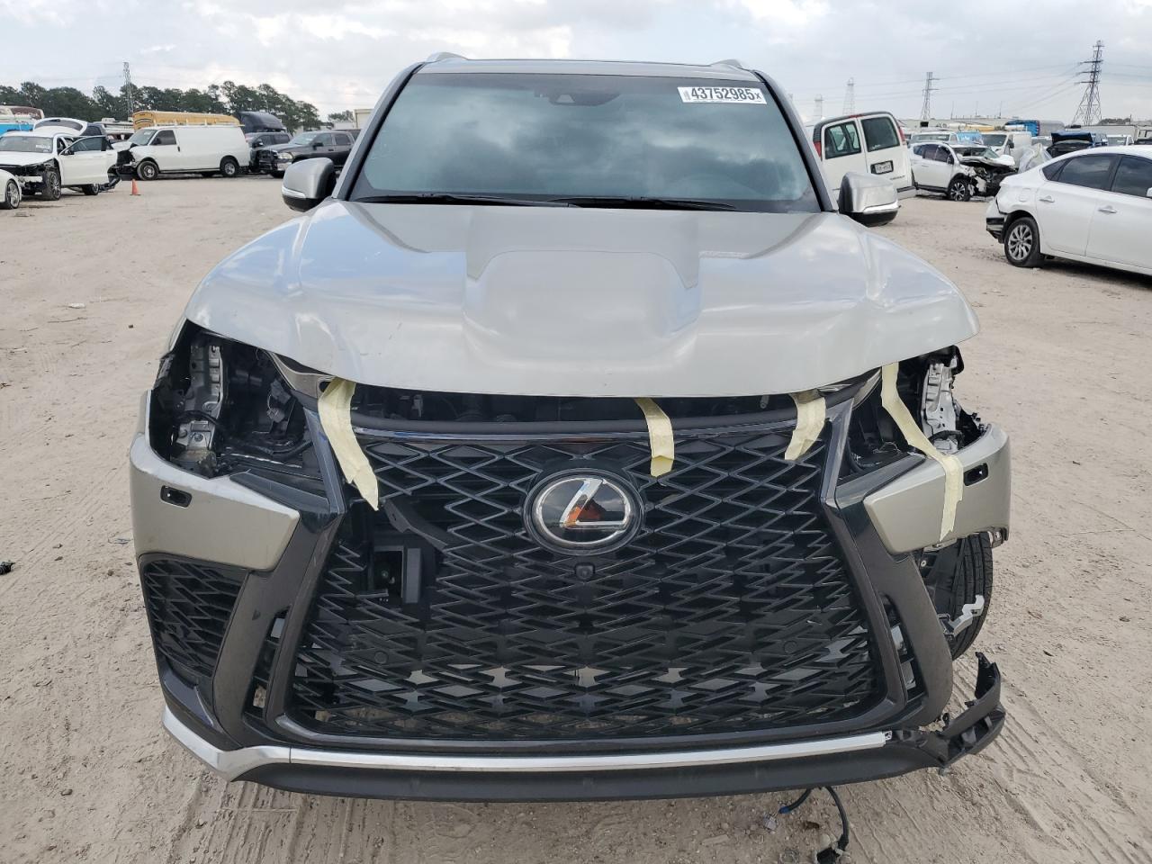 2023 Lexus LX - Image 5