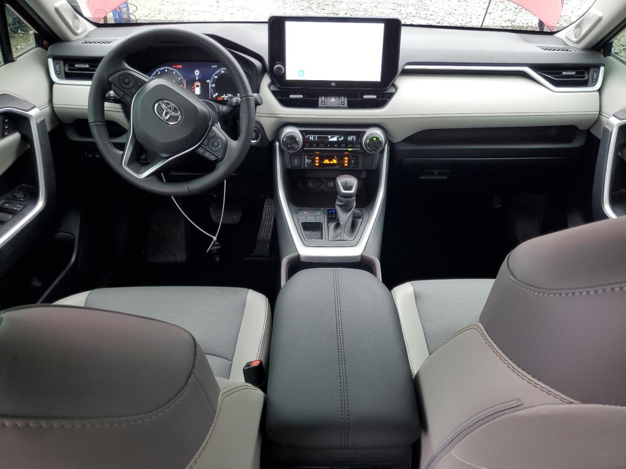 2023 Toyota RAV 4 - Image 8