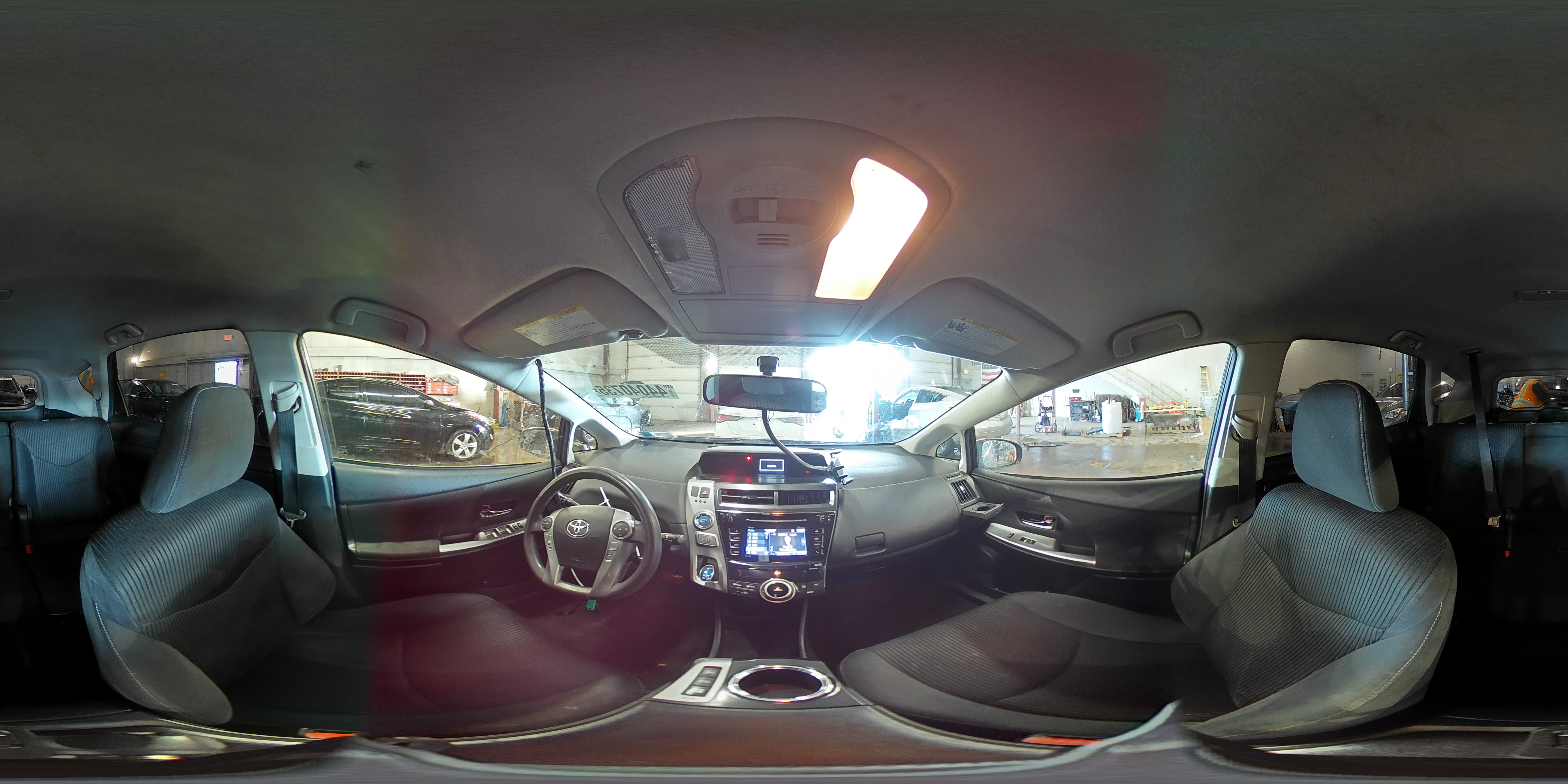 2017 Toyota Prius - Image 14