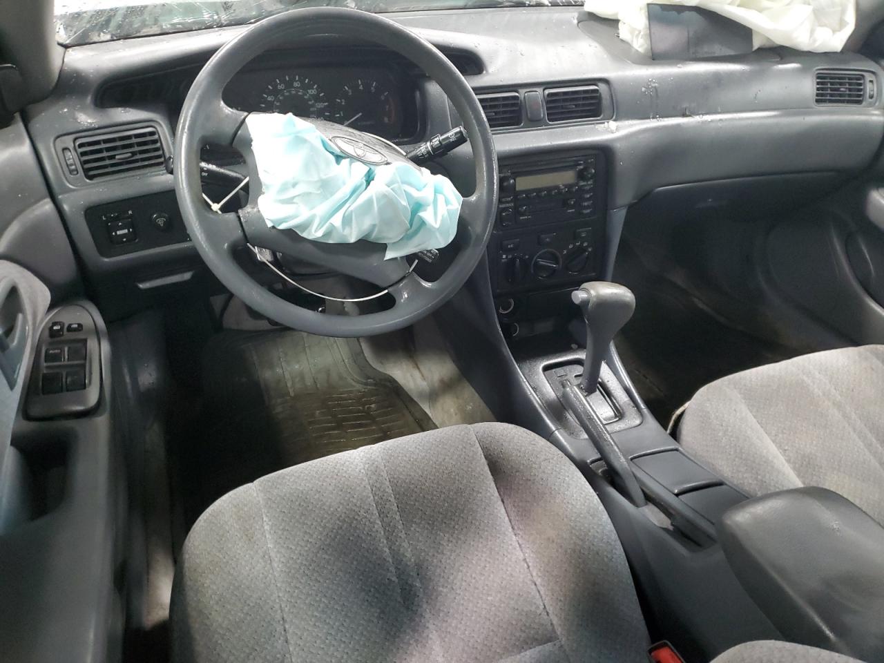 2001 Toyota Camry - Image 8