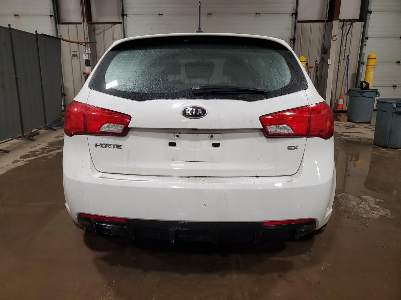 2013 Kia Forte - Image 6