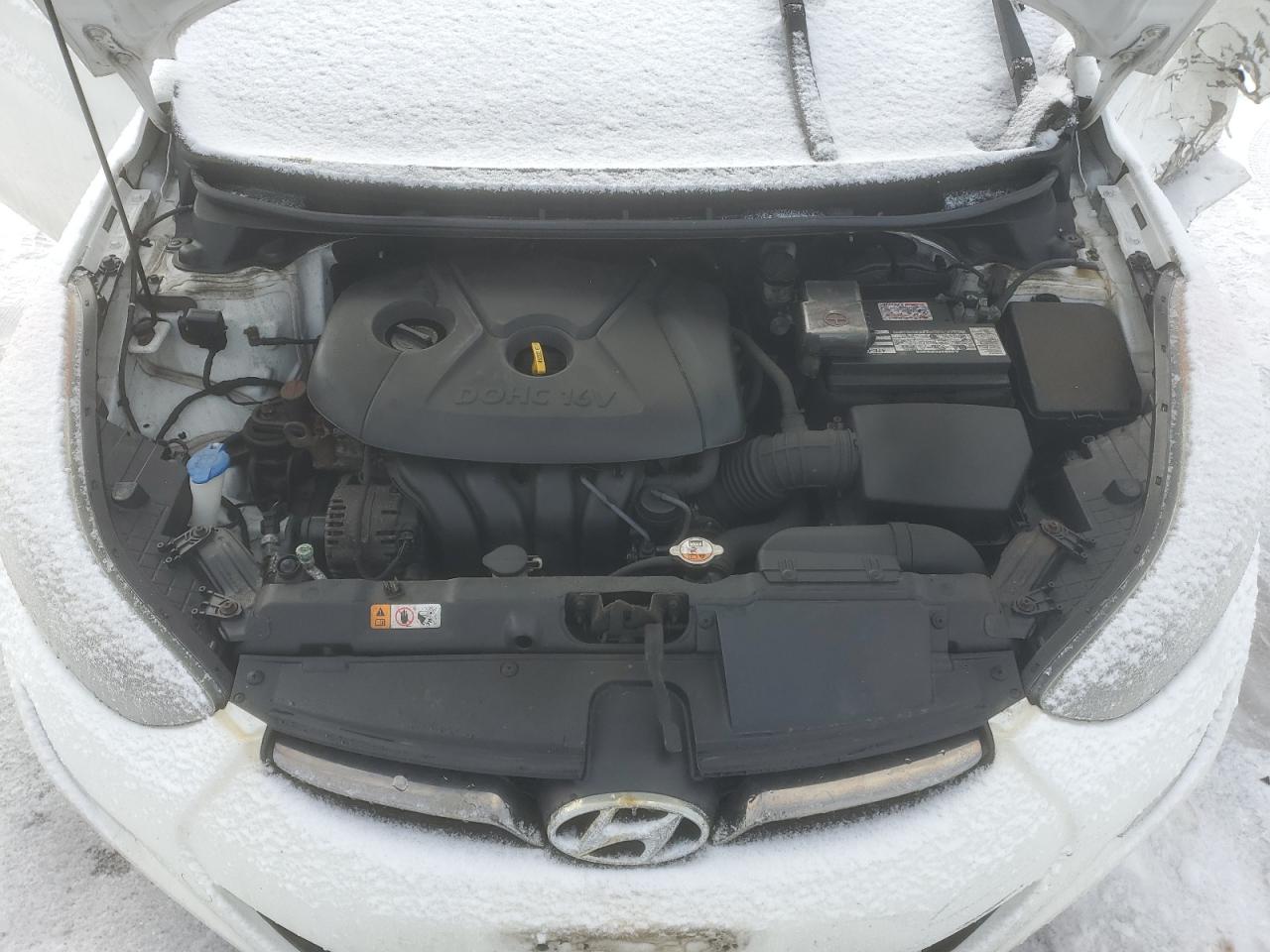 2013 Hyundai Elantra - Image 12