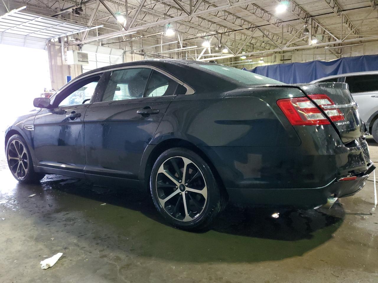 2015 Ford Taurus - Image 2