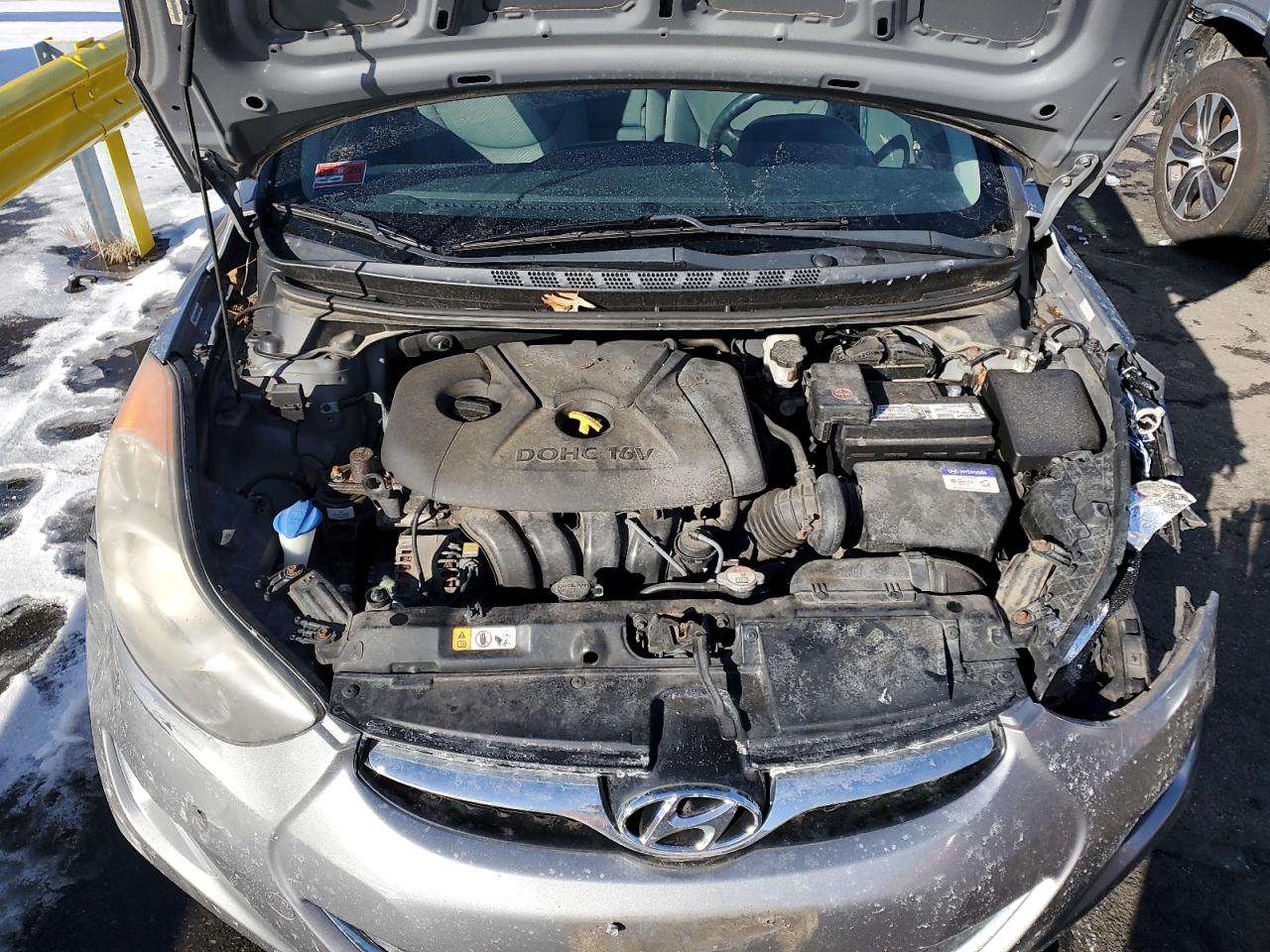 2013 Hyundai Elantra - Image 11