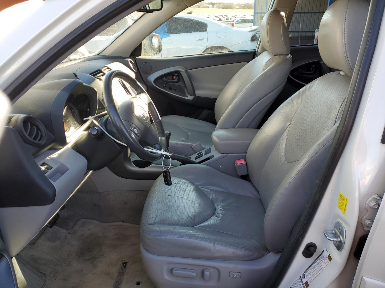 2010 Toyota RAV 4 - Image 7