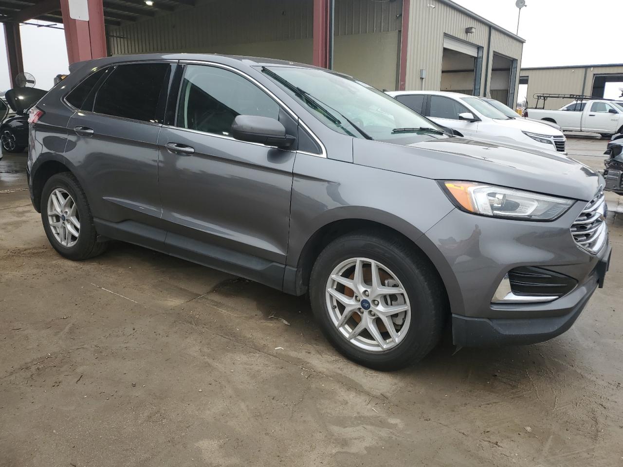 2022 Ford Edge - Image 4
